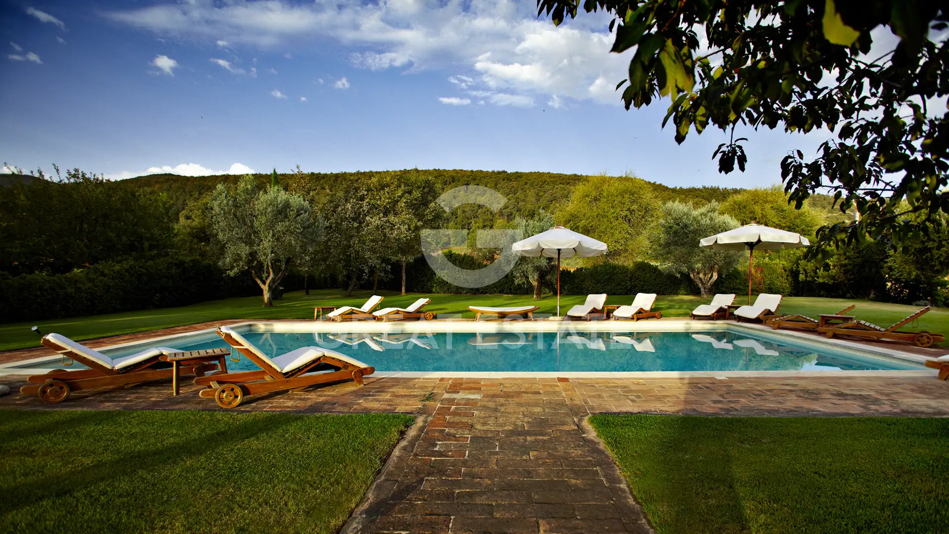 House 713m² in Italy, Siena. Priced at 3700000€ rent photo-11