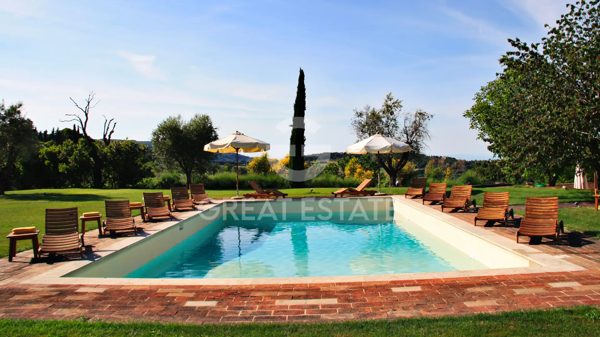 House 713m² in Italy, Siena. Priced at 3700000€ rent photo-12