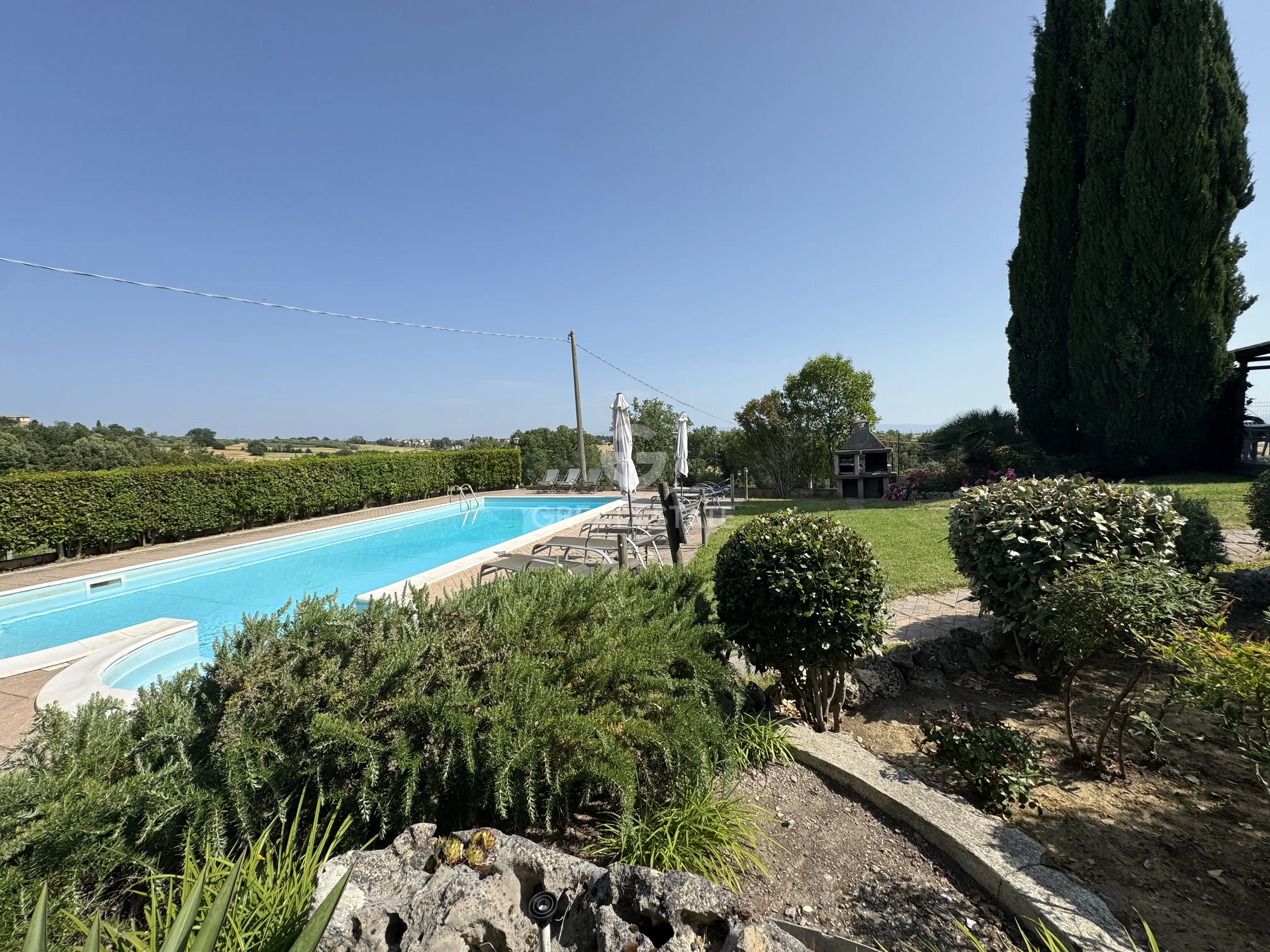 House 510m² in Italy, Perugia. Priced at 980000€ rent photo-8