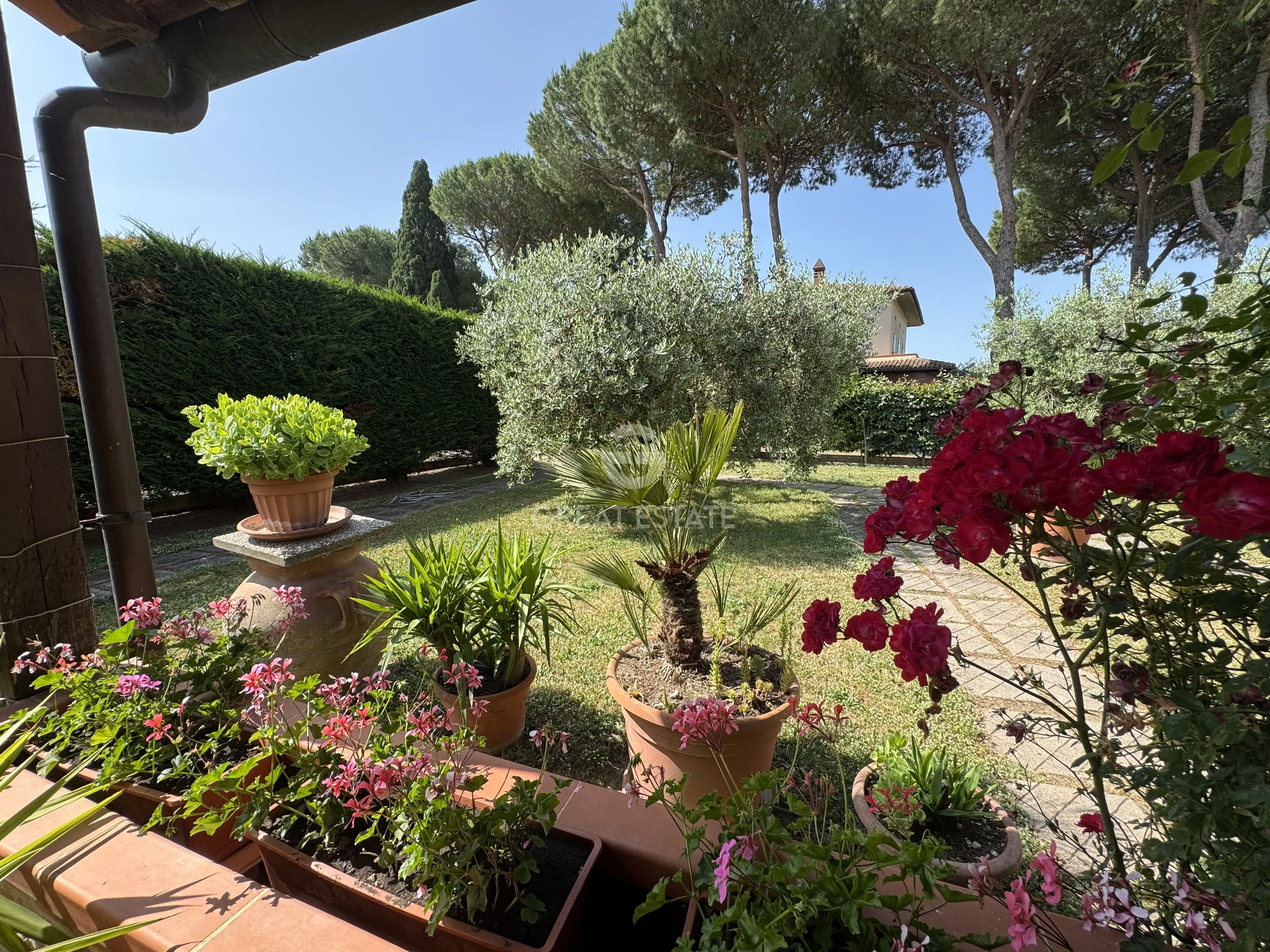 House 510m² in Italy, Perugia. Priced at 980000€ rent photo-11