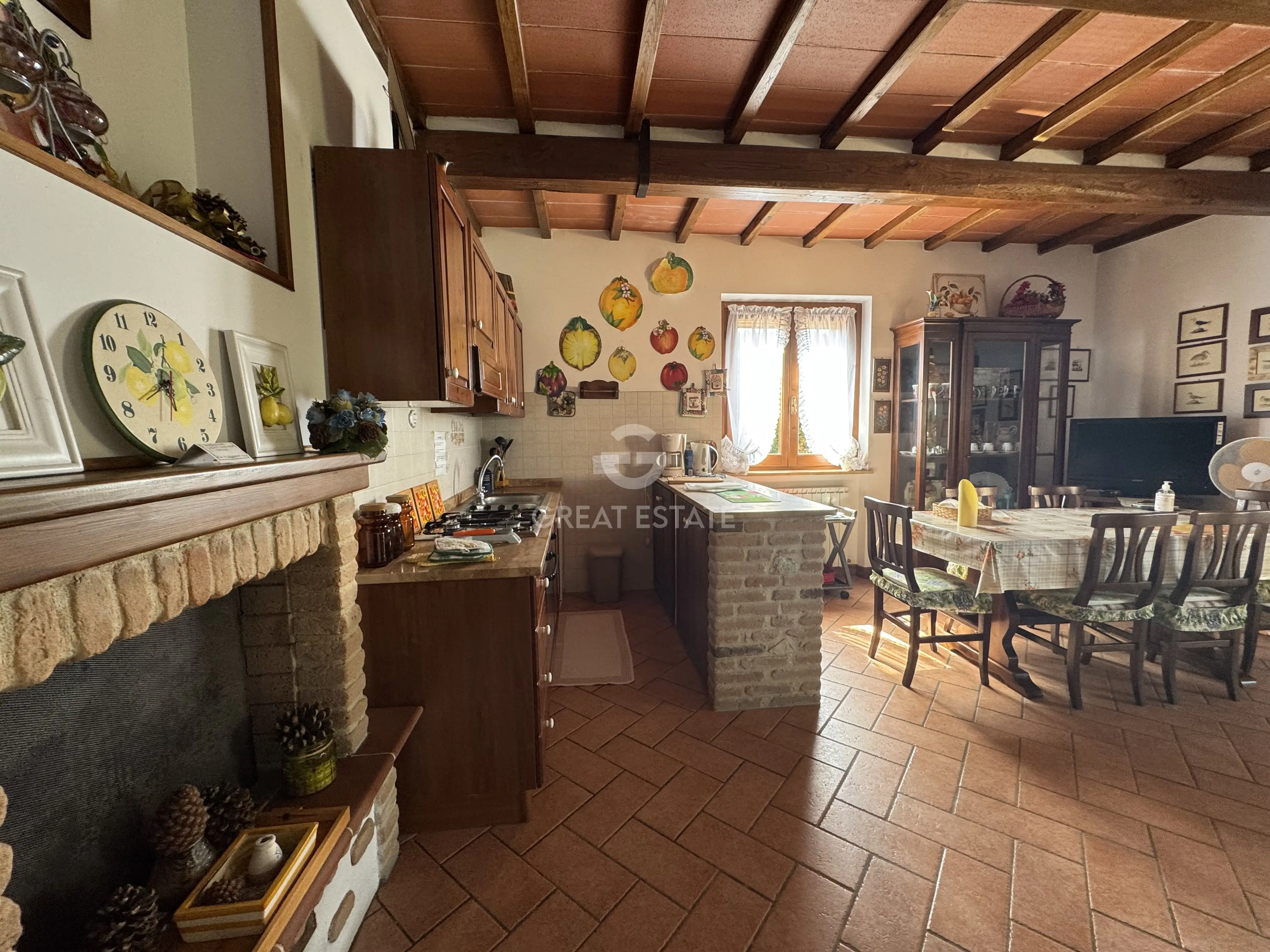 House 510m² in Italy, Perugia. Priced at 980000€ rent photo-15