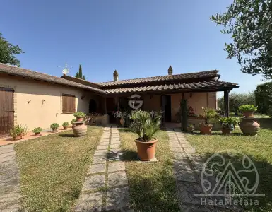 Buy in Italy for 980000€