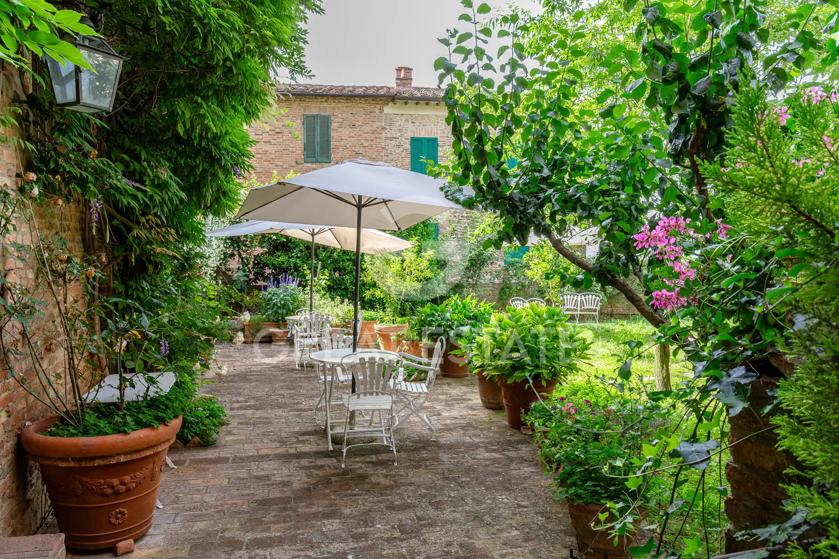 Villa 479m² in Italy, Perugia. Priced at 890000€ rent photo-1