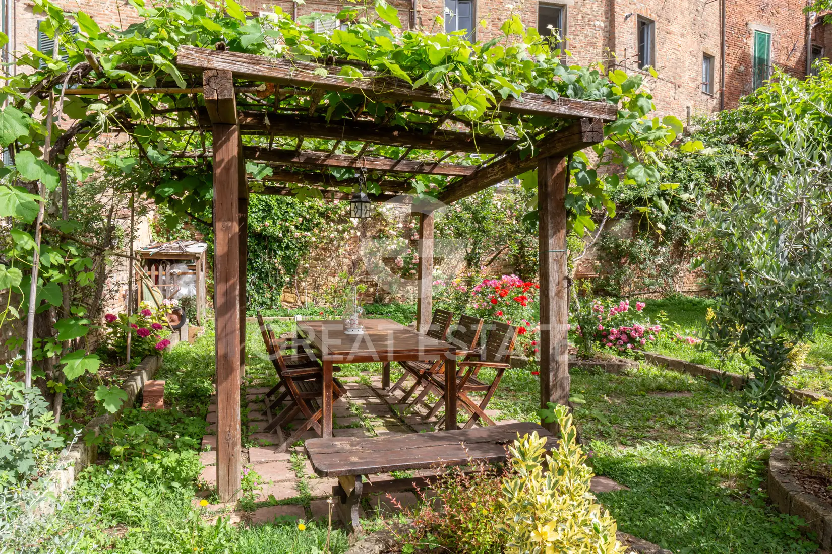 Villa 479m² in Italy, Perugia. Priced at 890000€ rent photo-6
