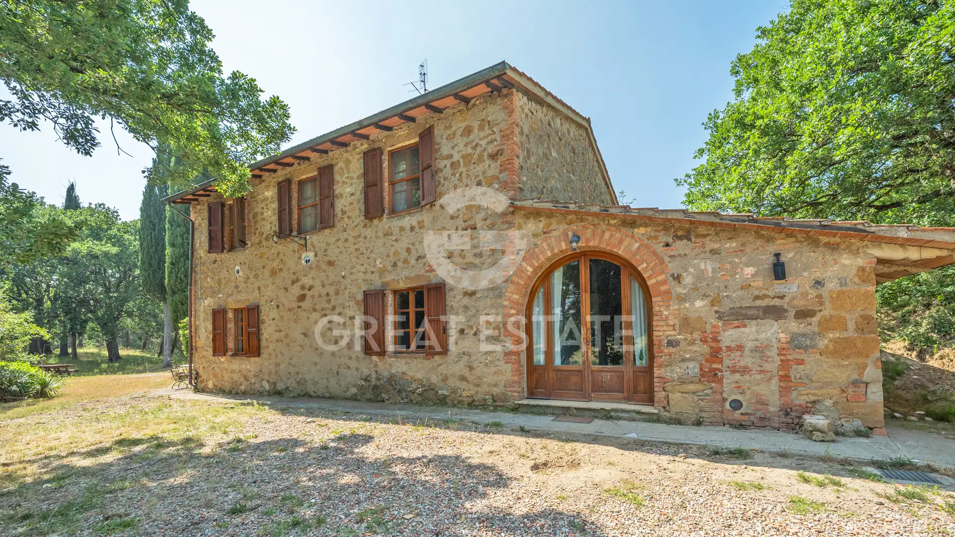 House 244m² in Italy, Siena. Priced at 850000€ rent photo-2