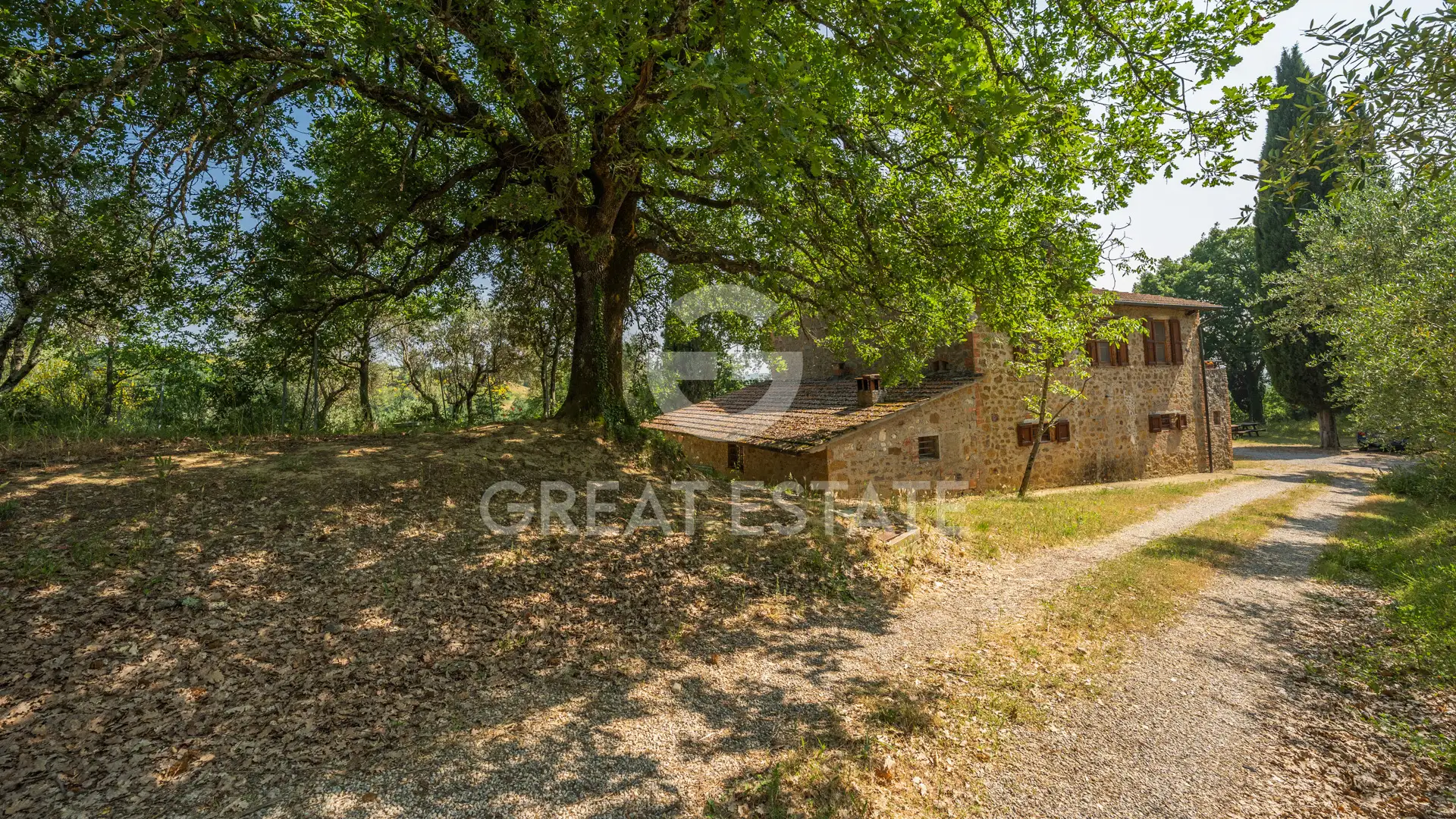 House 244m² in Italy, Siena. Priced at 850000€ rent photo-3