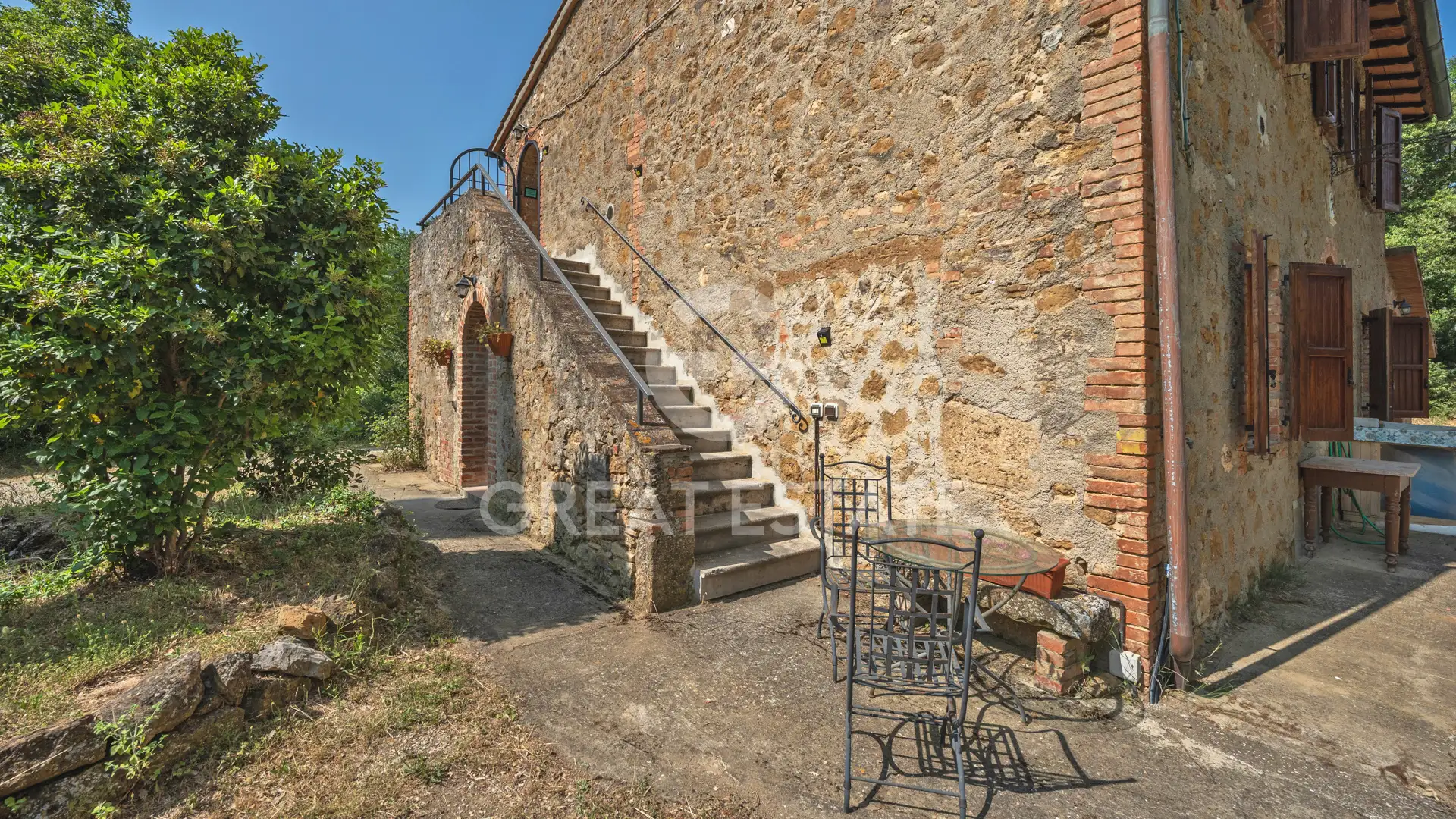 House 244m² in Italy, Siena. Priced at 850000€ rent photo-4