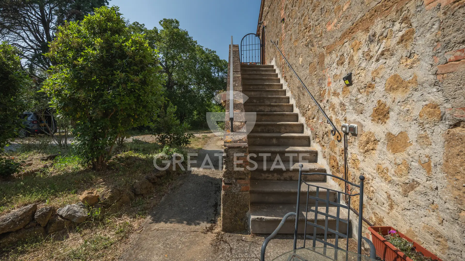 House 244m² in Italy, Siena. Priced at 850000€ rent photo-5