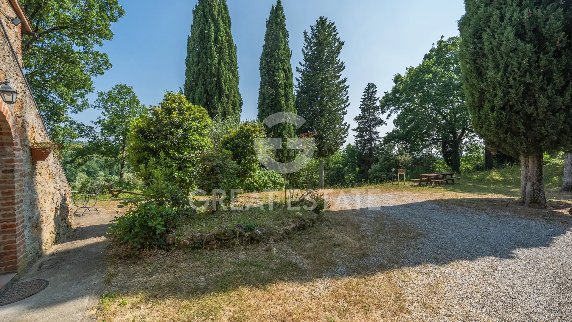 House 244m² in Italy, Siena. Priced at 850000€ rent photo-8