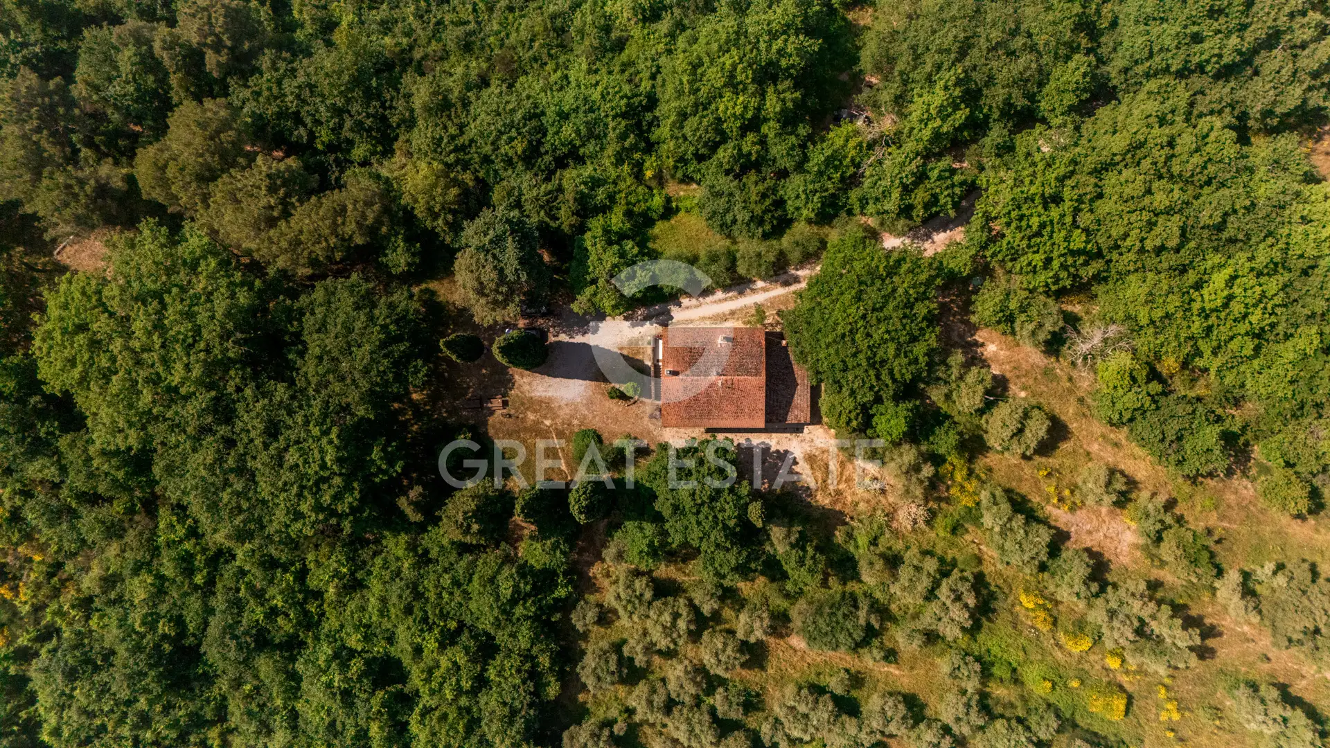 House 244m² in Italy, Siena. Priced at 850000€ rent photo-11