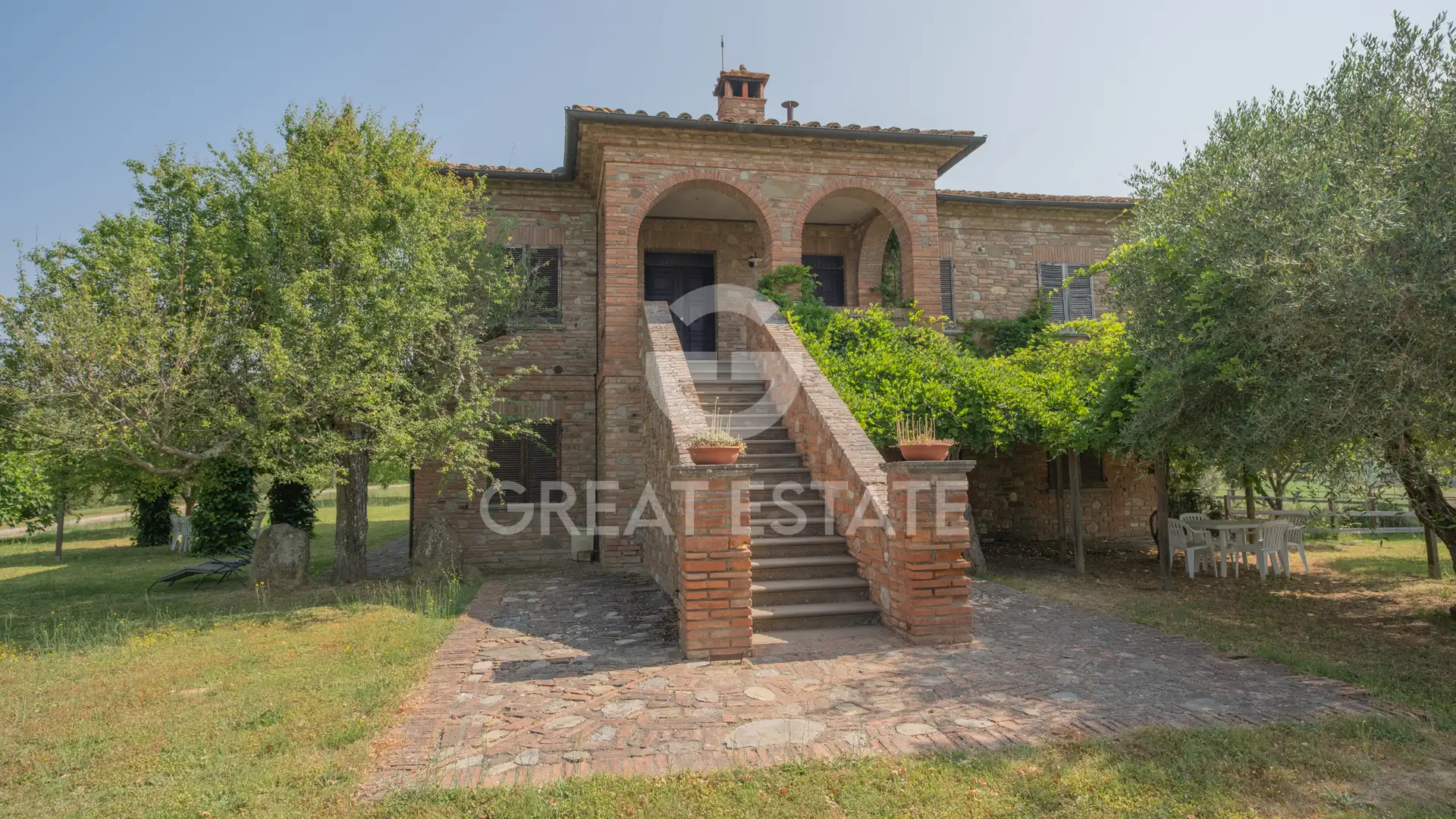 House 2414m² in Italy, Perugia. Priced at 4000000€ rent photo-1