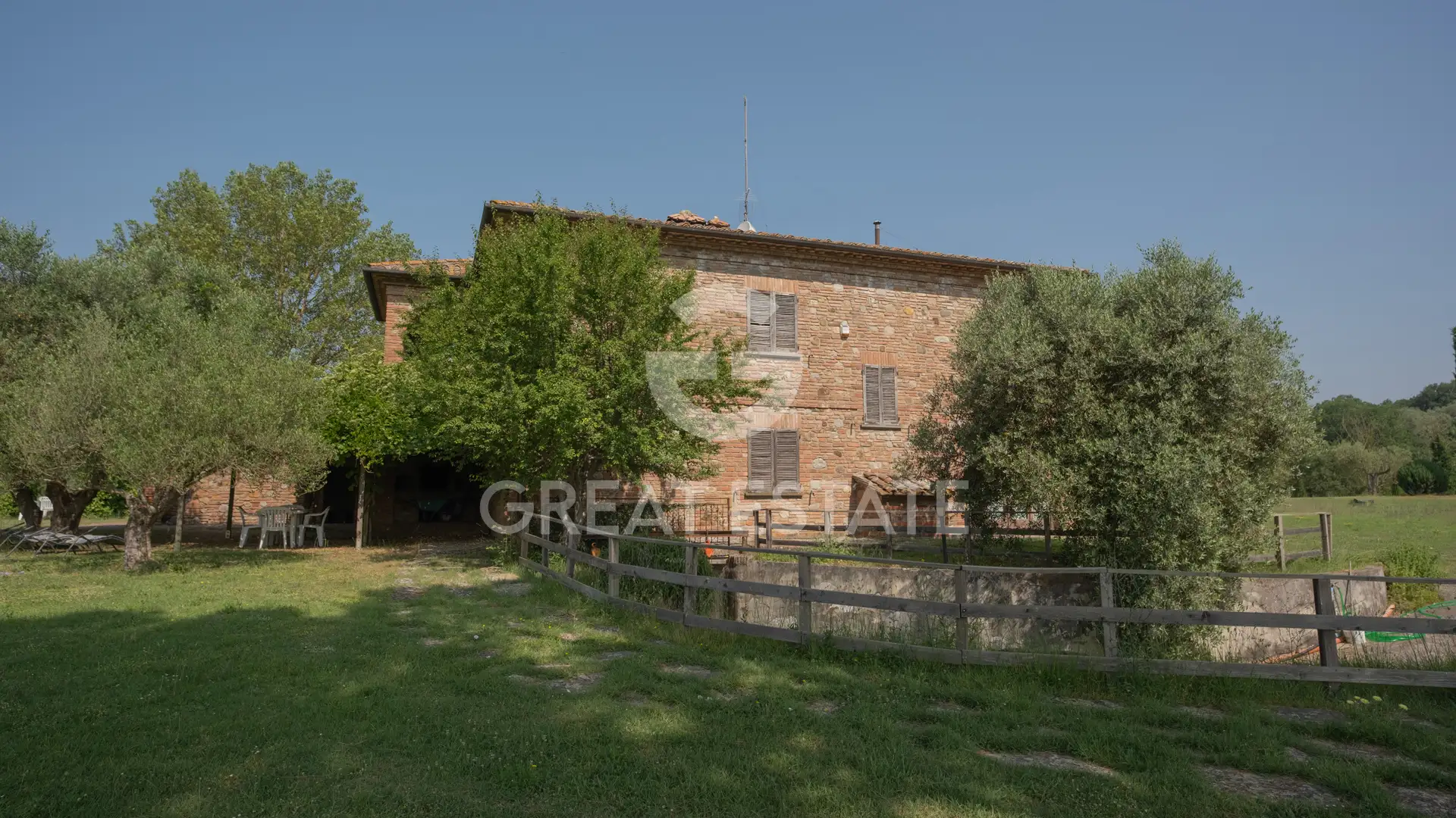 House 2414m² in Italy, Perugia. Priced at 4000000€ rent photo-4