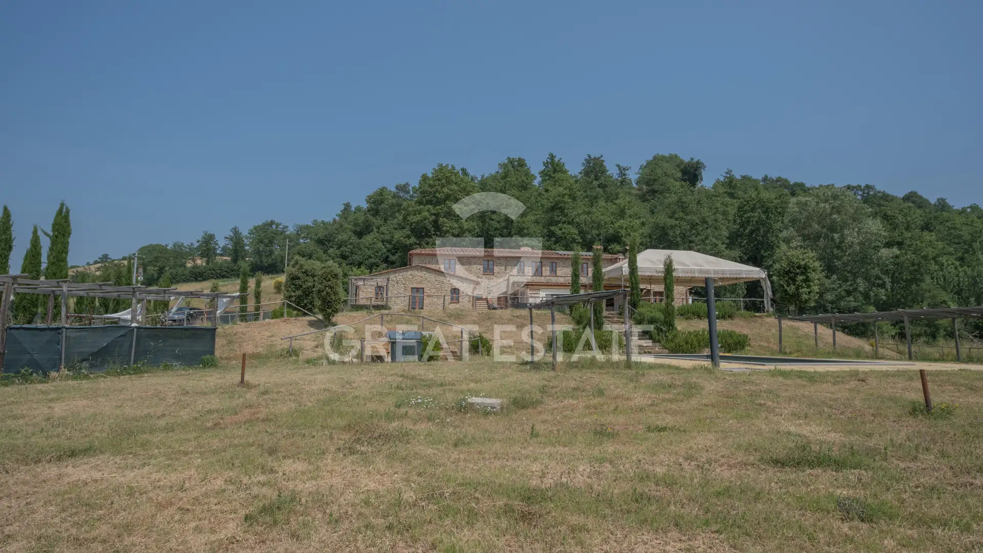 House 2414m² in Italy, Perugia. Priced at 4000000€ rent photo-12
