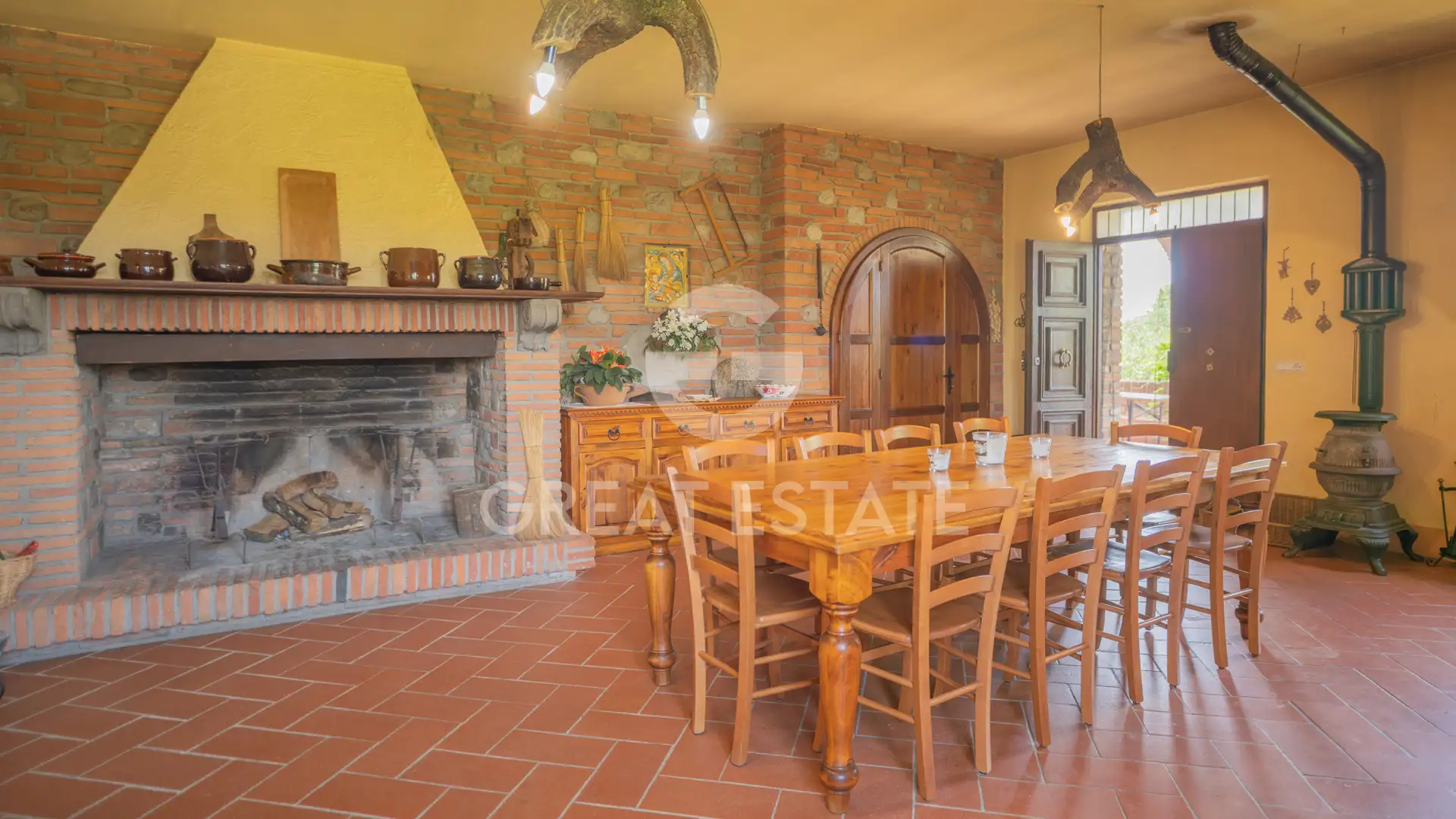 House 2414m² in Italy, Perugia. Priced at 4000000€ rent photo-15