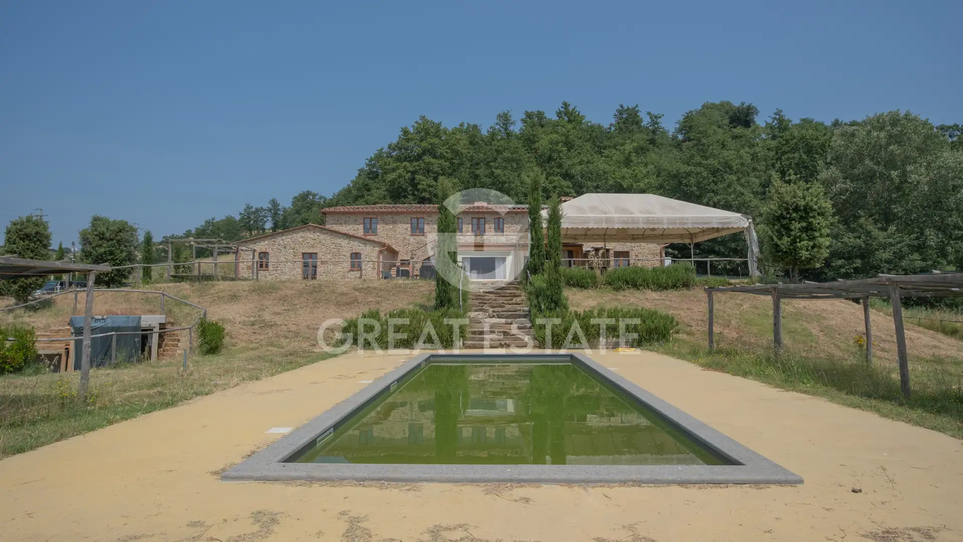 House 537m² in Italy, Perugia. Priced at 1450000€ rent photo-2