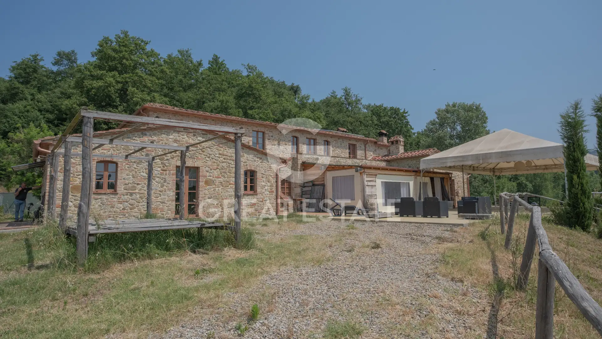 House 537m² in Italy, Perugia. Priced at 1450000€ rent photo-3