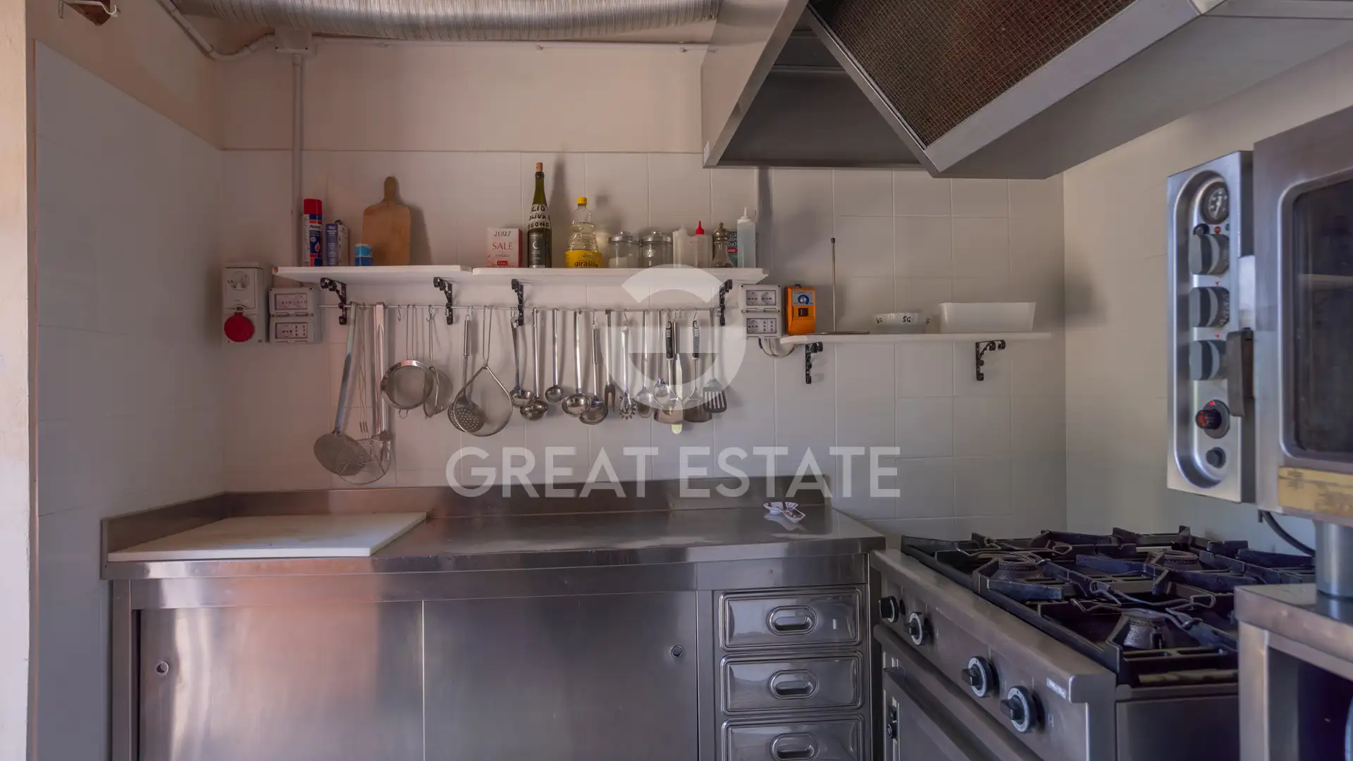 House 537m² in Italy, Perugia. Priced at 1450000€ rent photo-7