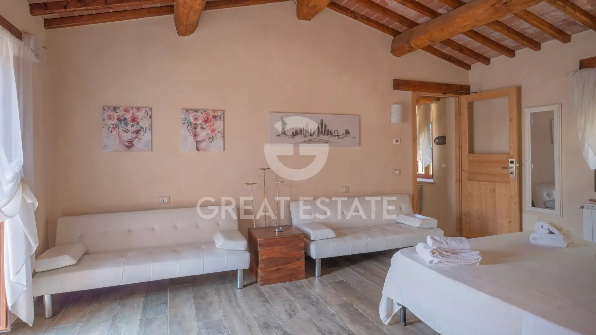 House 537m² in Italy, Perugia. Priced at 1450000€ rent photo-11