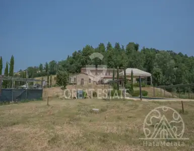 Buy in Italy for 1450000€