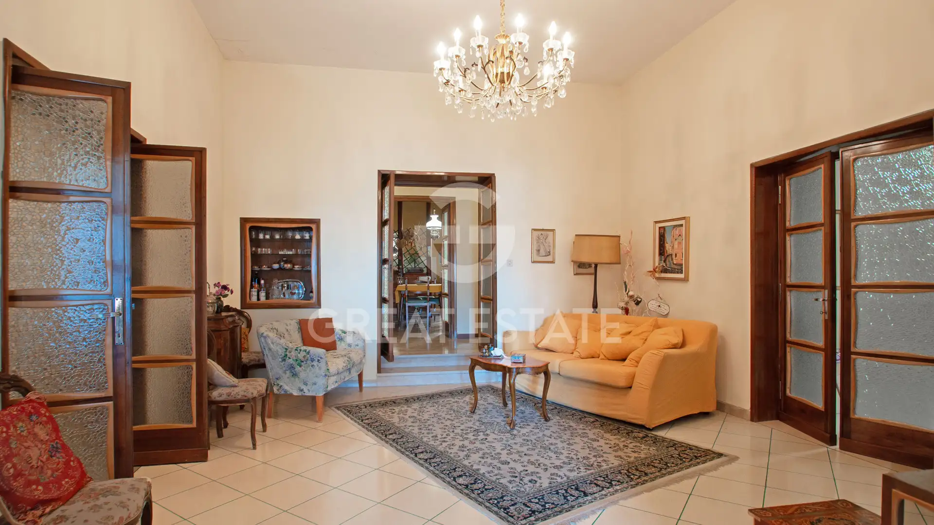 Flat 310m² in Italy, Siena. Priced at 420000€ rent photo-4
