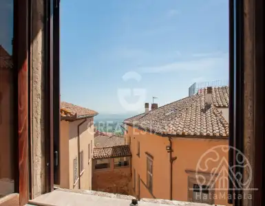 Buy in Italy for 420000€