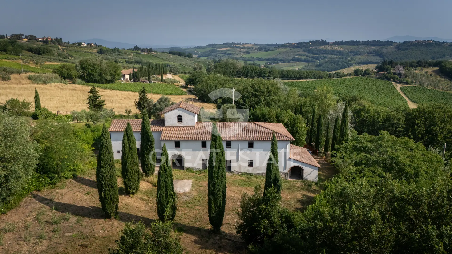 House 660m² in Italy, Florence. Priced at 950000€ rent photo-1