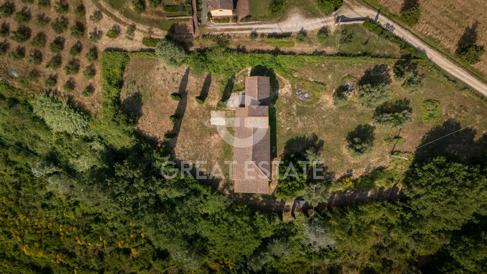 House 660m² in Italy, Florence. Priced at 950000€ rent photo-4