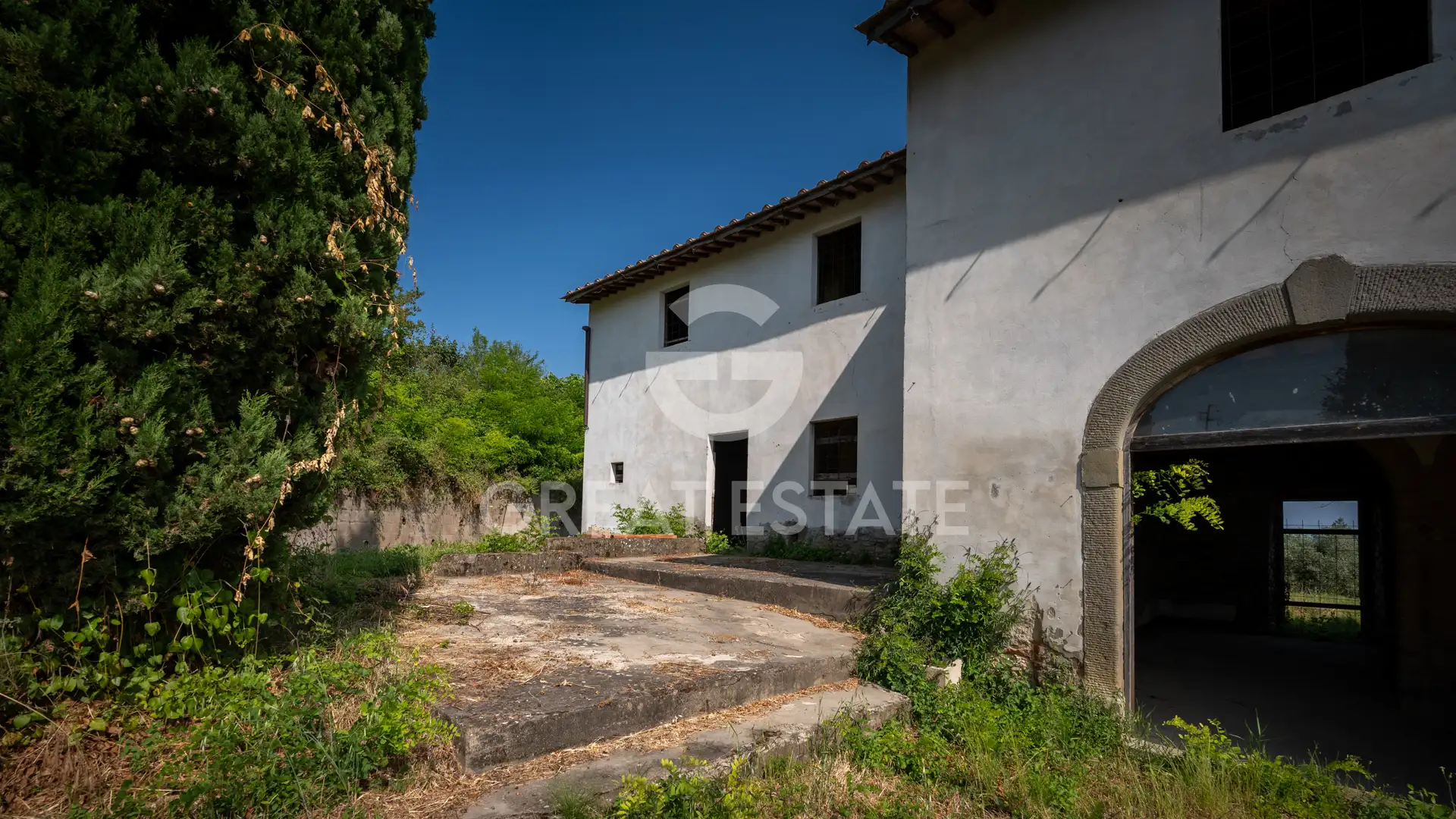House 660m² in Italy, Florence. Priced at 950000€ rent photo-11