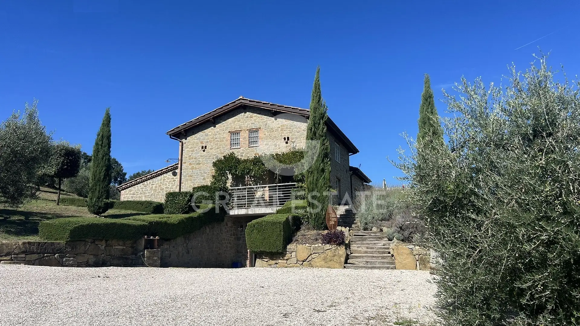 House 303m² in Italy, Perugia. Priced at 875000€ rent photo-3