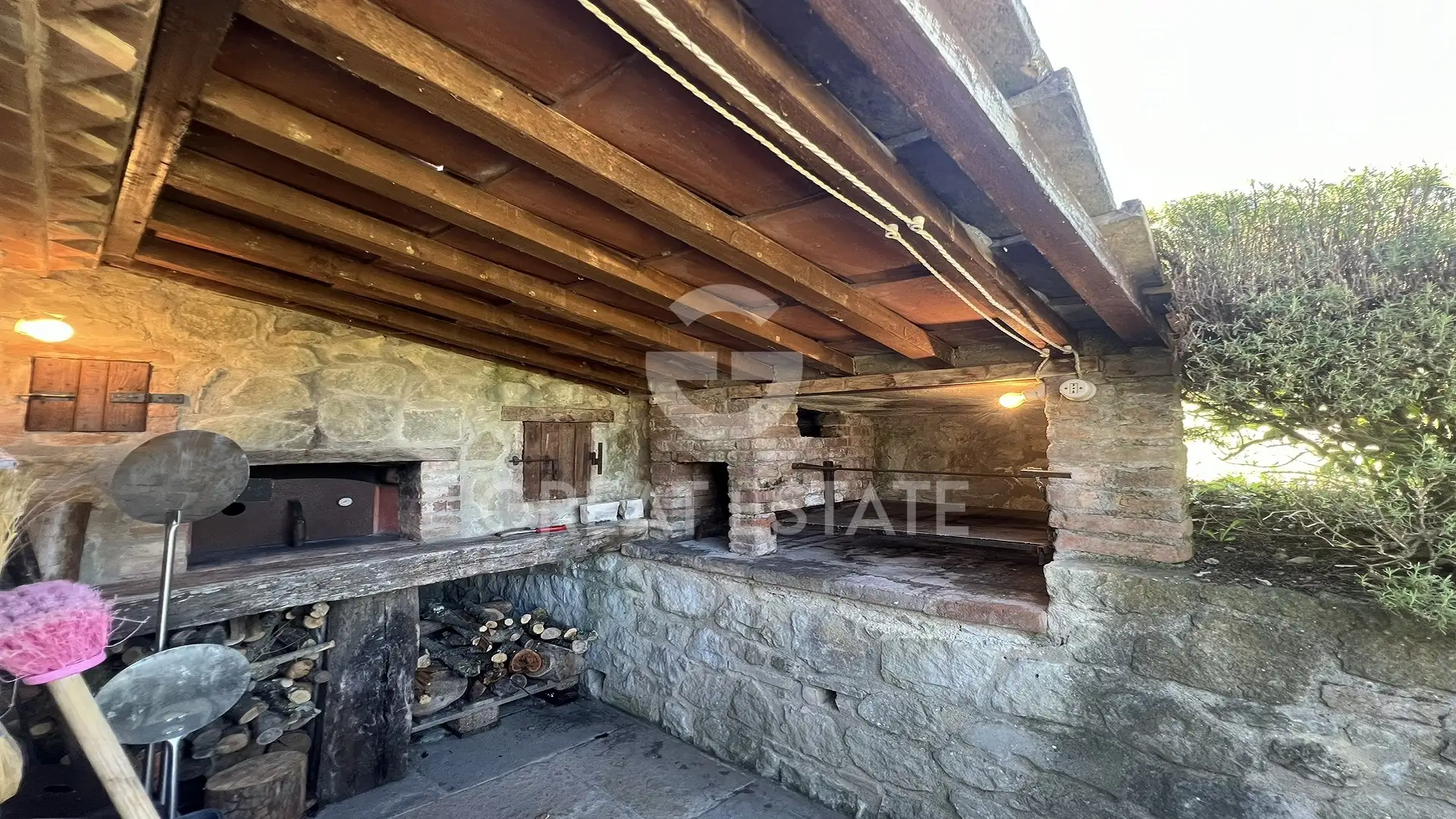 House 303m² in Italy, Perugia. Priced at 875000€ rent photo-12