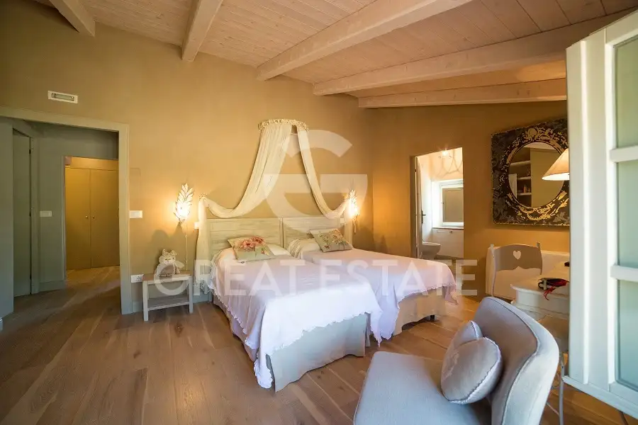 House 303m² in Italy, Perugia. Priced at 875000€ rent photo-15