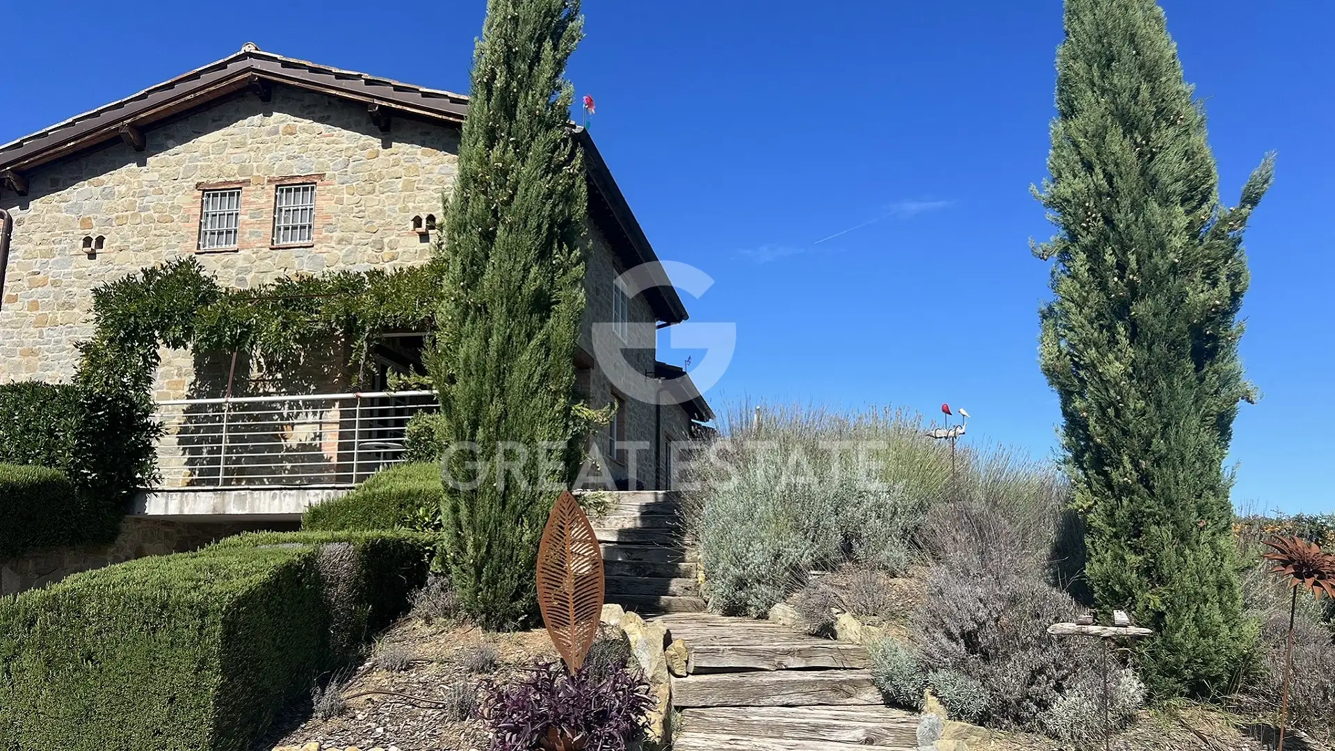 House 303m² in Italy, Perugia. Priced at 875000€ rent photo-1