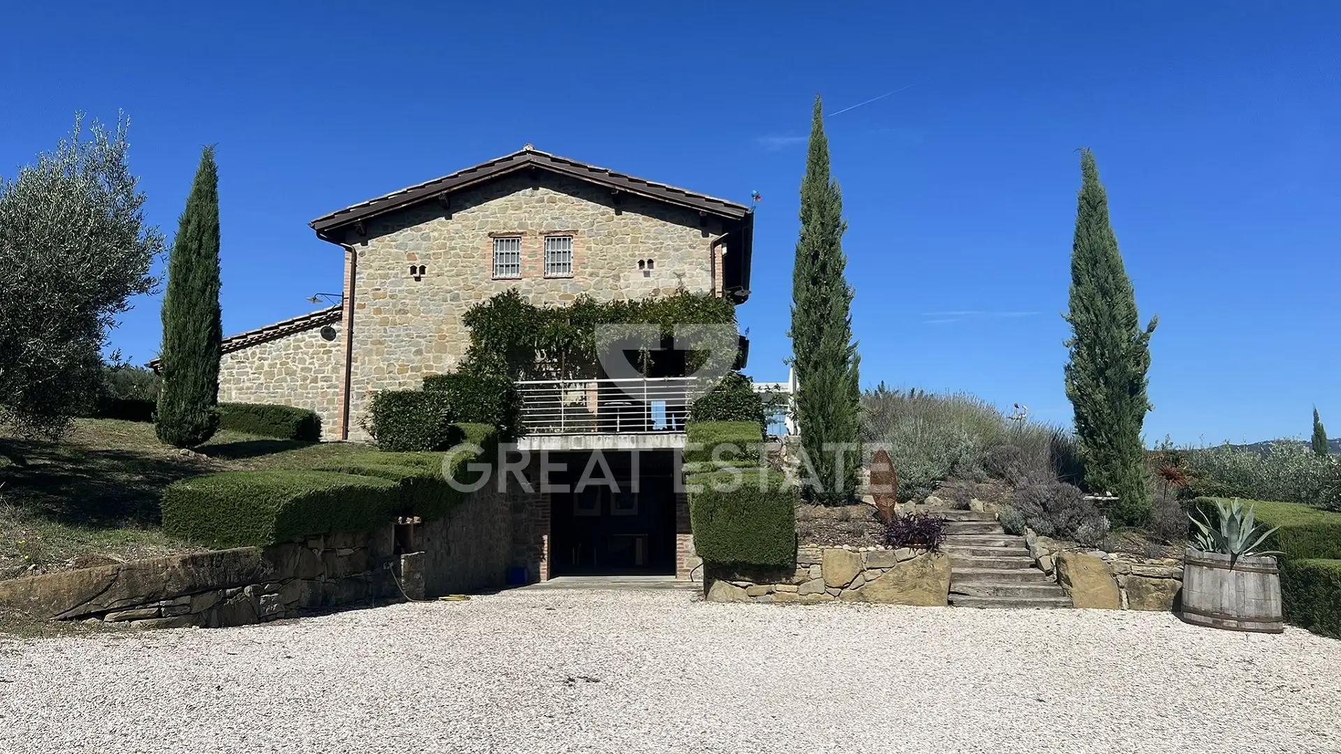 House 303m² in Italy, Perugia. Priced at 875000€ rent photo-2