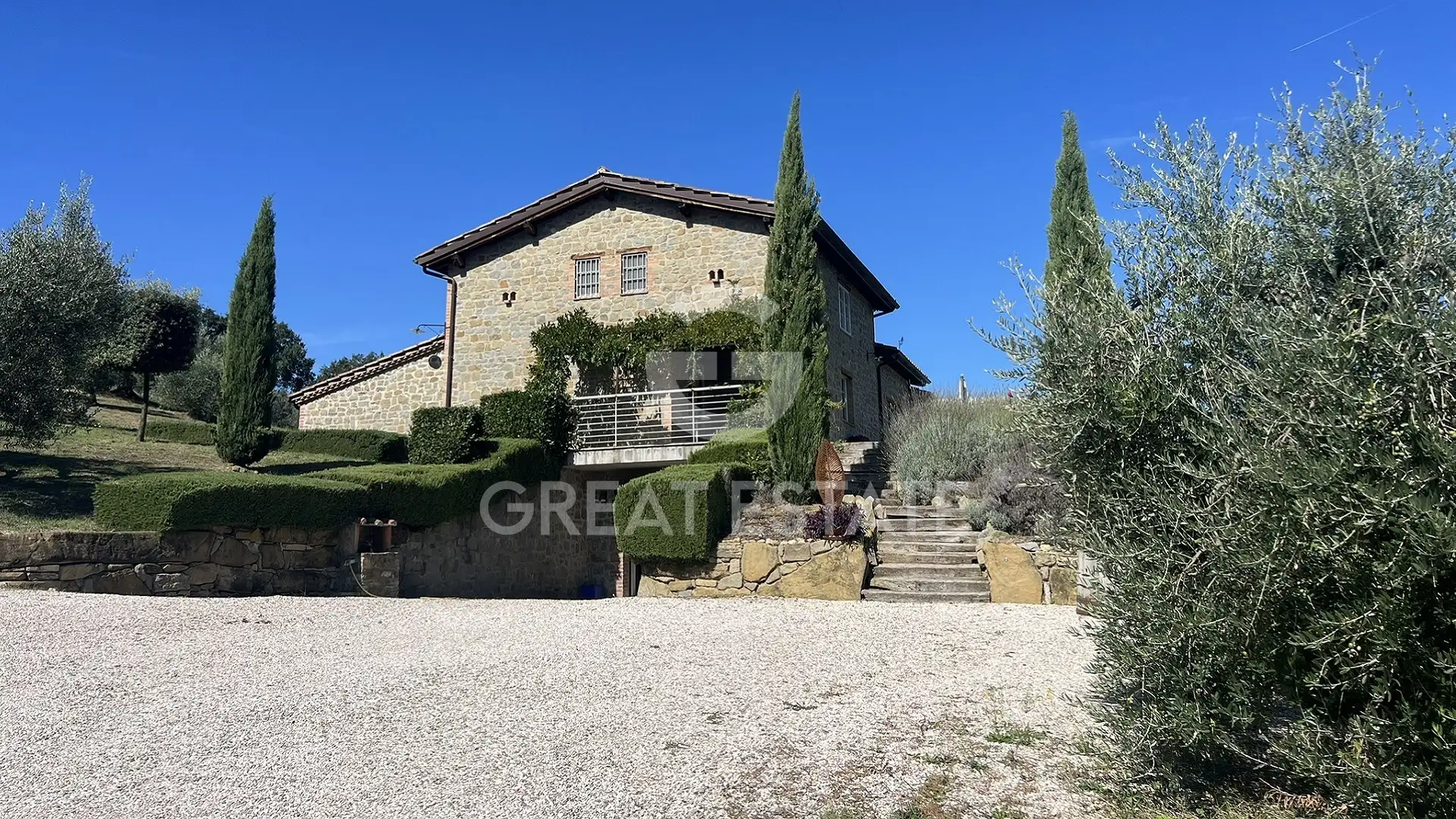 House 303m² in Italy, Perugia. Priced at 875000€ rent photo-3