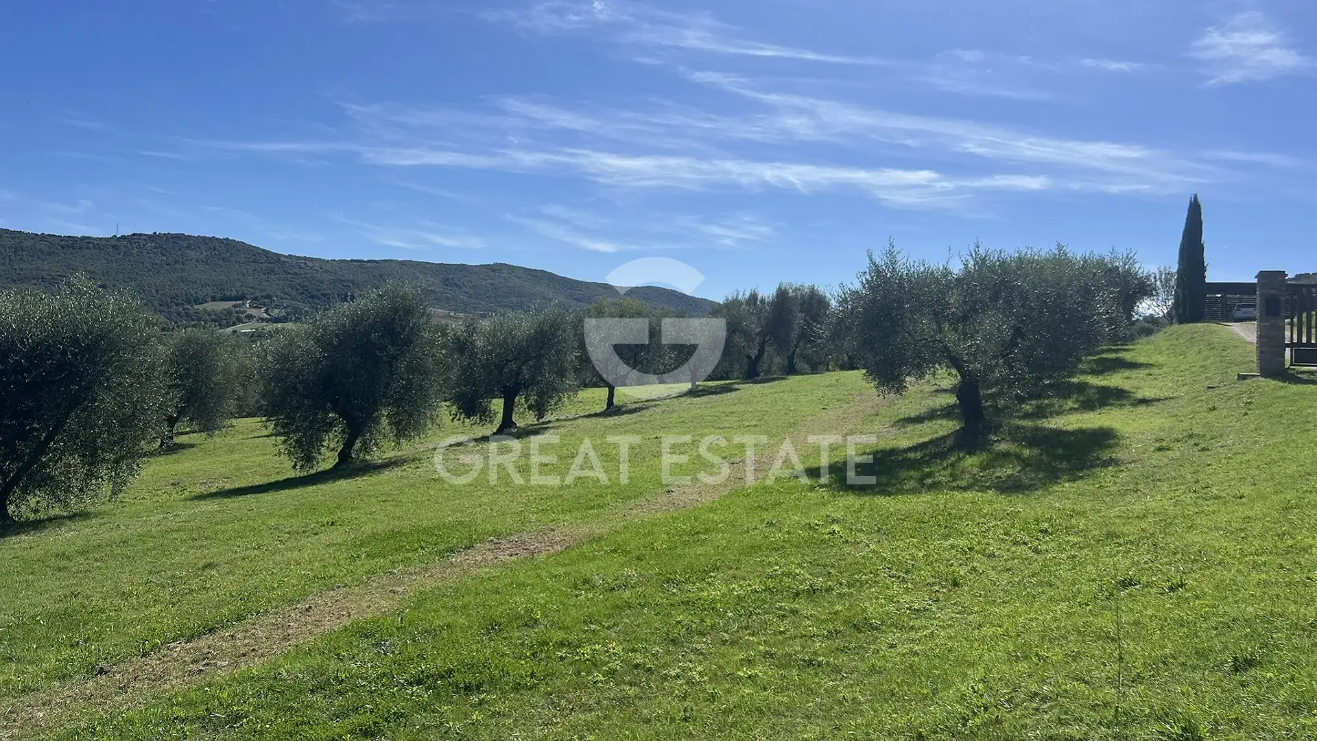 House 303m² in Italy, Perugia. Priced at 875000€ rent photo-5