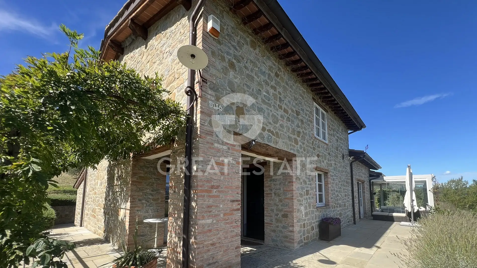 House 303m² in Italy, Perugia. Priced at 875000€ rent photo-8