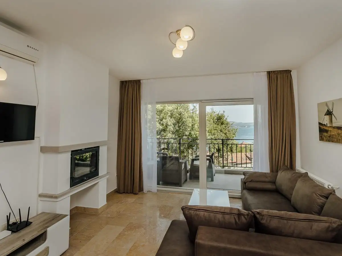 Flat 96m² in Montenegro, Kamenari. Priced at 170000€ rent photo-5