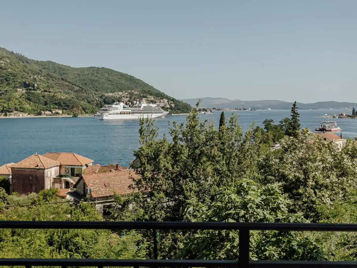 Flat 96m² in Montenegro, Kamenari. Priced at 170000€ rent photo-11