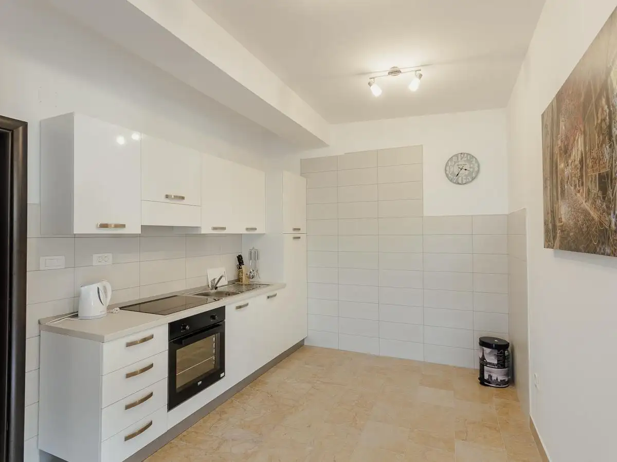 Flat 96m² in Montenegro, Kamenari. Priced at 170000€ rent photo-13
