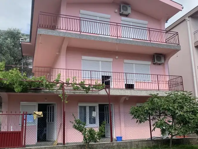 House 170m² in Montenegro, Sutomore. Priced at 350000€ rent photo-3