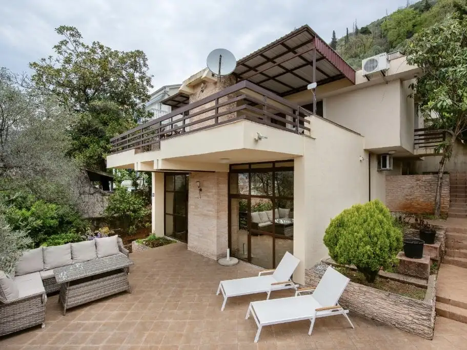 House 155m² in Montenegro, Budva. Priced at 850000€ rent photo-1
