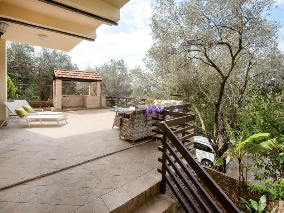 House 155m² in Montenegro, Budva. Priced at 850000€ rent photo-11