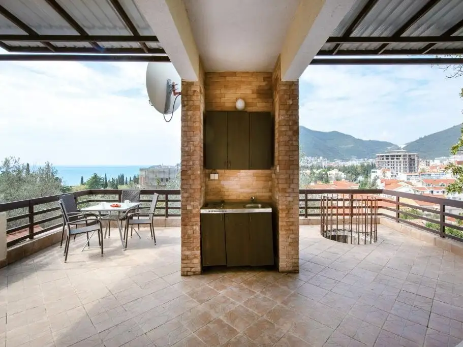 House 155m² in Montenegro, Budva. Priced at 850000€ rent photo-32