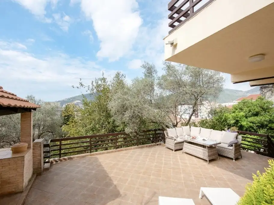 House 155m² in Montenegro, Budva. Priced at 850000€ rent photo-40