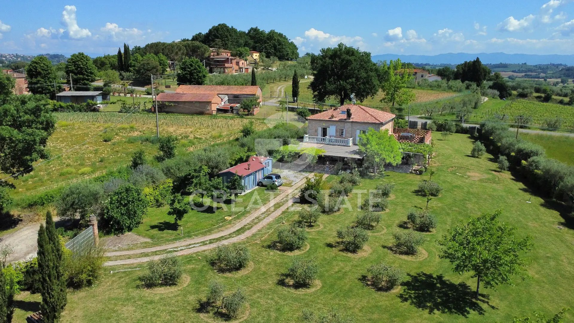 House 374m² in Italy, Arezzo. Priced at 650000€ rent photo-1
