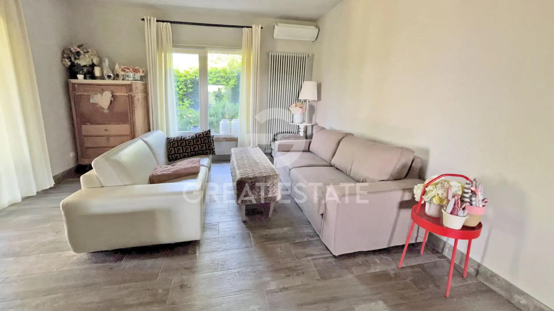 House 374m² in Italy, Arezzo. Priced at 650000€ rent photo-12