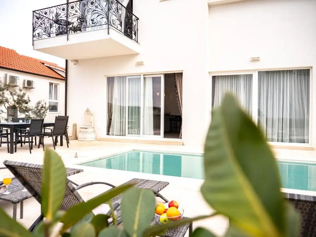 Villa 170m² in Croatia, Hvar. Priced at 995000€ rent photo-1