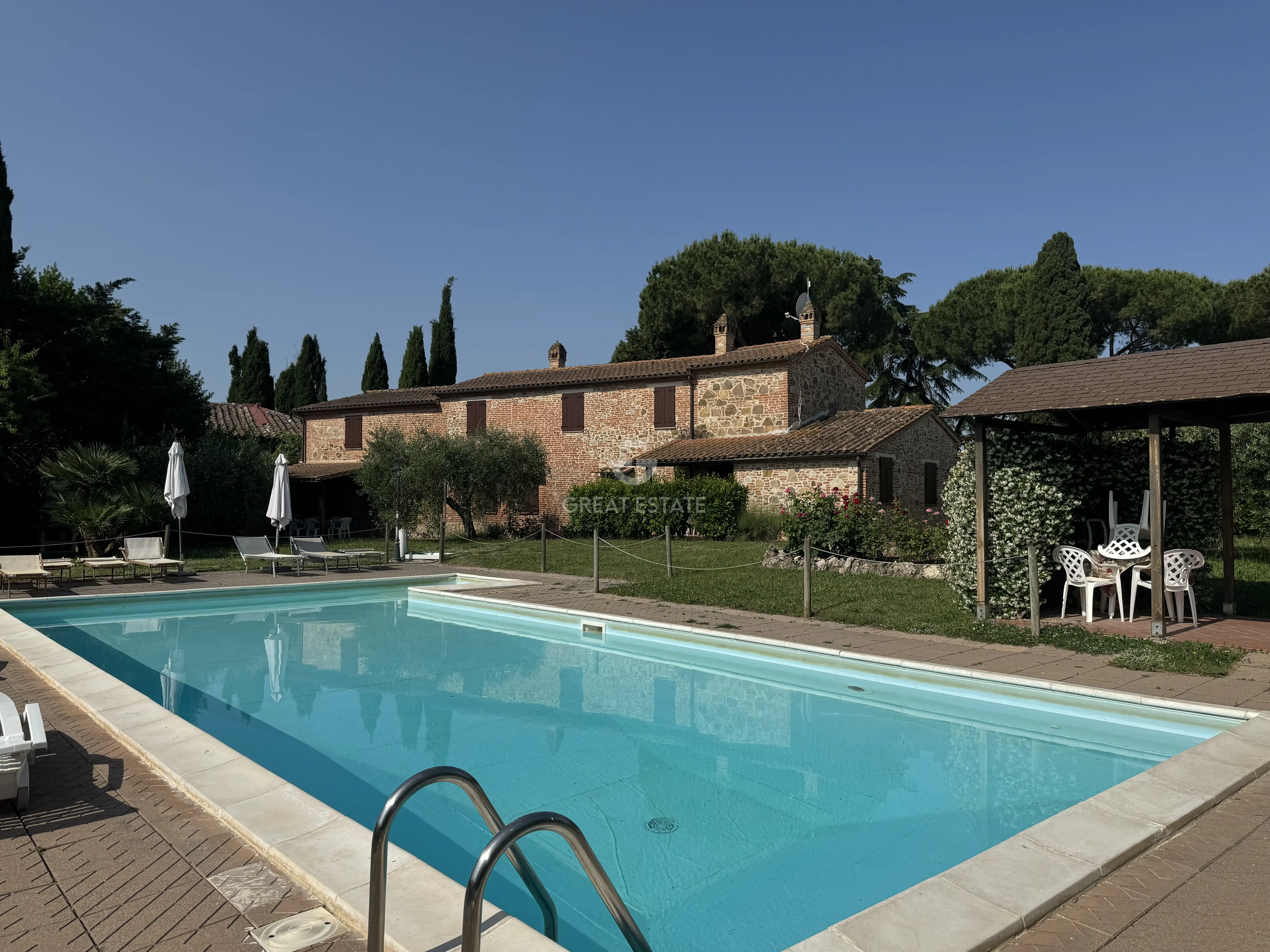 House 280m² in Italy, Perugia. Priced at 720000€ rent photo-2