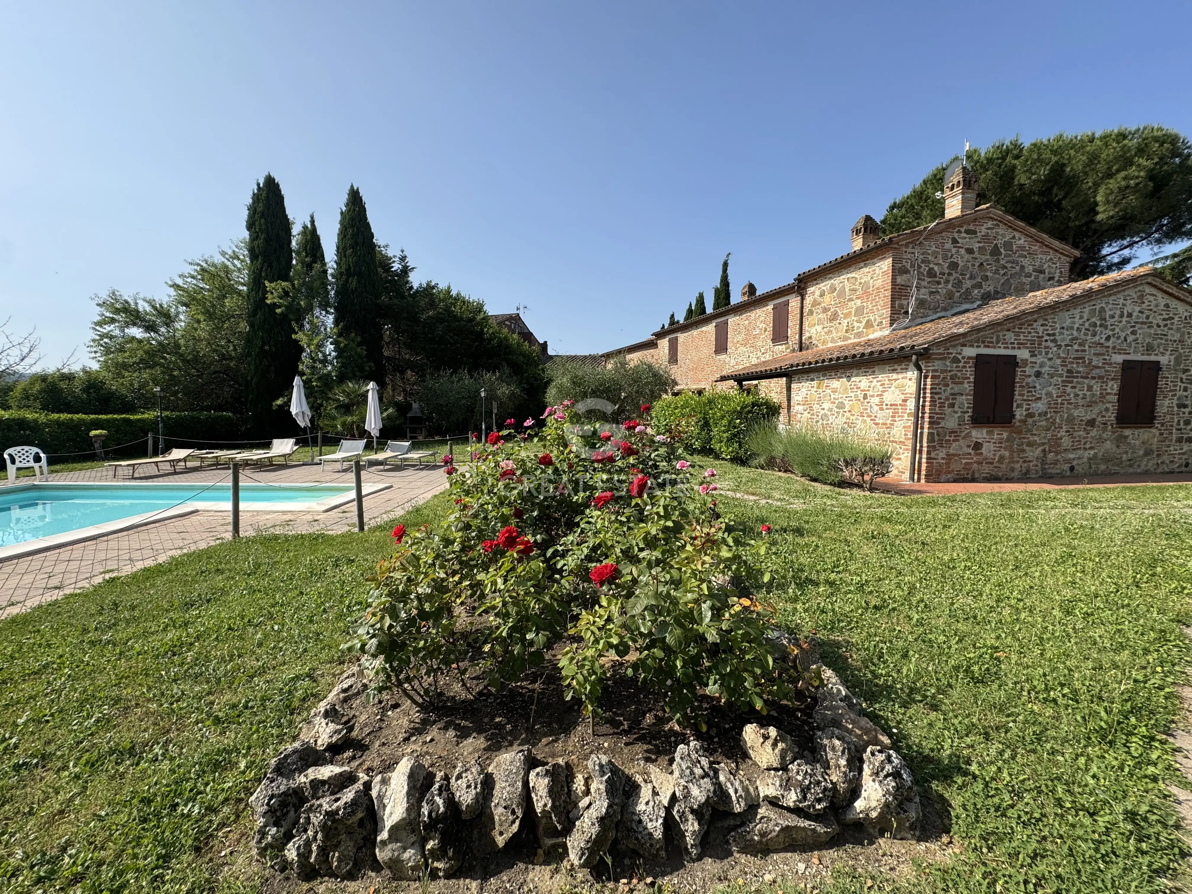 House 280m² in Italy, Perugia. Priced at 720000€ rent photo-3