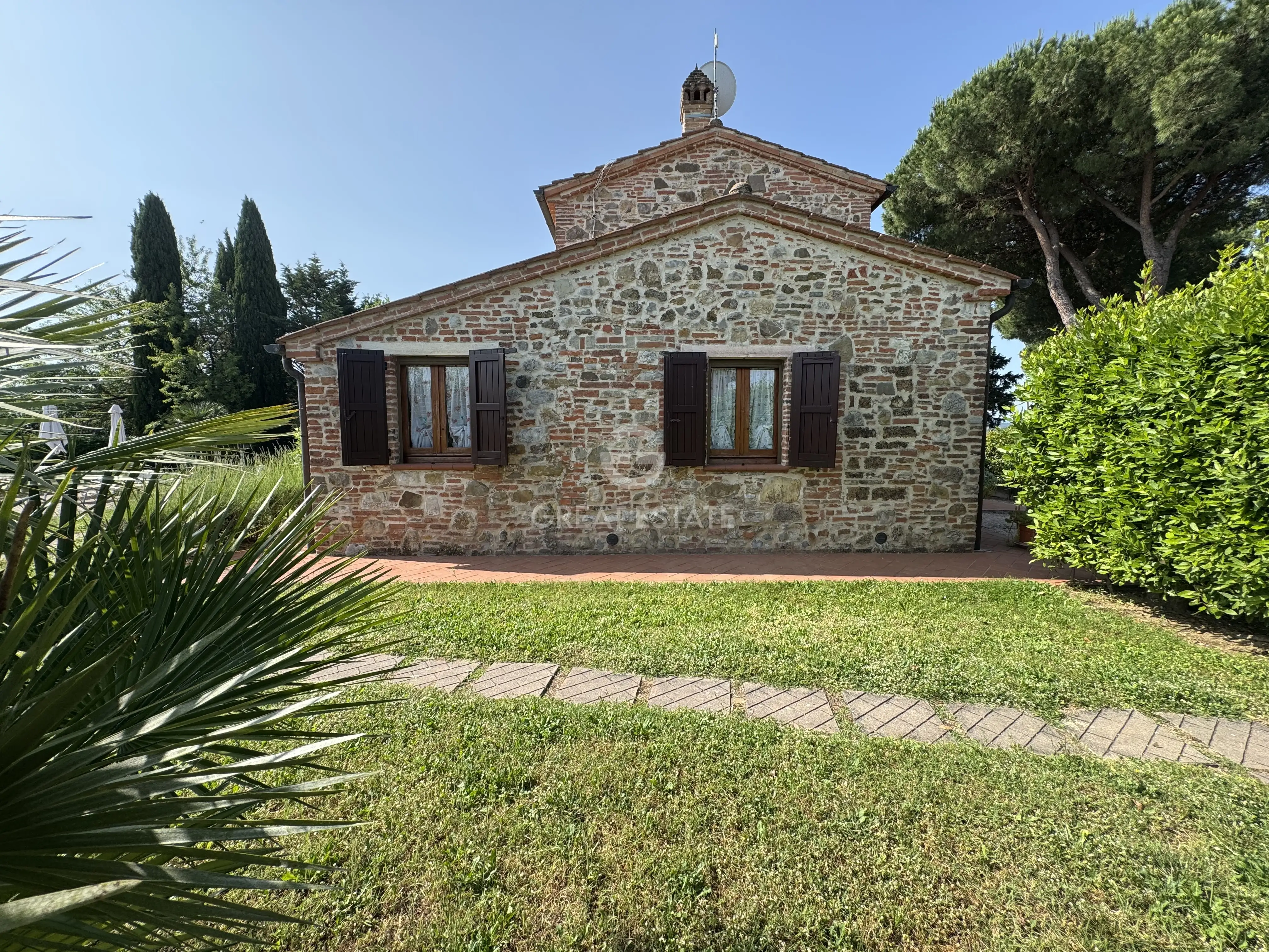 House 280m² in Italy, Perugia. Priced at 720000€ rent photo-8